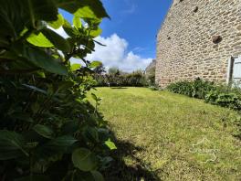 JOLIE MAISON EN PIERRE