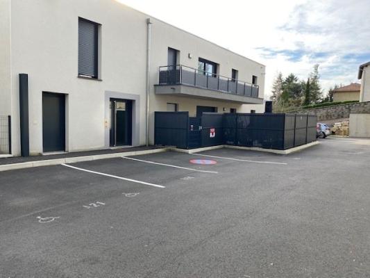 ST JEAN BONNEFOND LE FONTIUM - PARKING EN EXTERIEUR