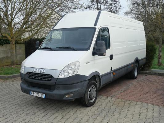 Iveco 35C13 2.3 127 CH 8 CV