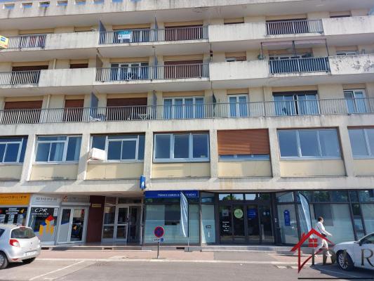 Centre-ville de Saint-Dizier, appartement de 250m2 avec poss