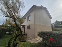 Pavillon sur sous-sol de 90m2, à conforter, avec jardin