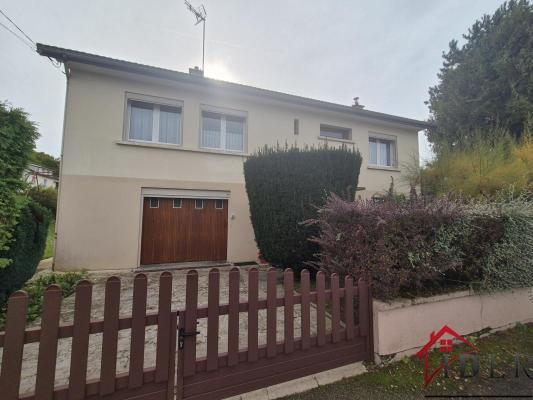 Pavillon sur sous-sol de 90m2, à conforter, avec jardin