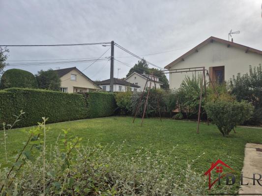 Pavillon sur sous-sol de 90m2, à conforter, avec jardin