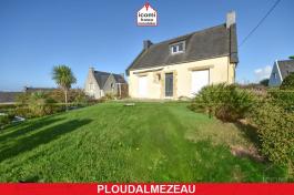 FINISTERE - Ploudalmézeau (29830) - A VENDRE - MAISON NON MITOYENNE - SOUS-SOL  - JARDIN DE 1000 M2 - FENETRES PVC - BEAU POTENTIEL - PLAGE A PROXIMITE