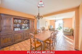 FINISTERE - Ploudalmézeau (29830) - A VENDRE - MAISON NON MITOYENNE - SOUS-SOL  - JARDIN DE 1000 M2 - FENETRES PVC - BEAU POTENTIEL - PLAGE A PROXIMITE