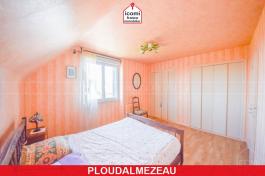 FINISTERE - Ploudalmézeau (29830) - A VENDRE - MAISON NON MITOYENNE - SOUS-SOL  - JARDIN DE 1000 M2 - FENETRES PVC - BEAU POTENTIEL - PLAGE A PROXIMITE