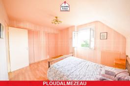 FINISTERE - Ploudalmézeau (29830) - A VENDRE - MAISON NON MITOYENNE - SOUS-SOL  - JARDIN DE 1000 M2 - FENETRES PVC - BEAU POTENTIEL - PLAGE A PROXIMITE