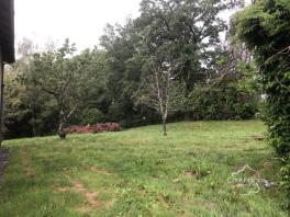 Très charmante maison Auvergnate à rénover, avec beau jardin