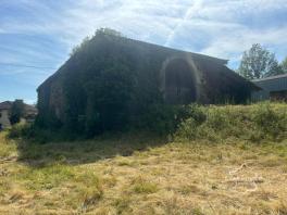 Très charmante maison Auvergnate à rénover, avec beau jardin