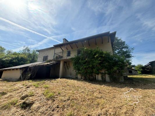 Très charmante maison Auvergnate à rénover, avec beau jardin