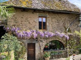 Grande maison de campagne avec gîtes avec des belles vues