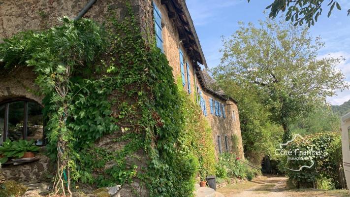 Grande maison de campagne avec gîtes avec des belles vues