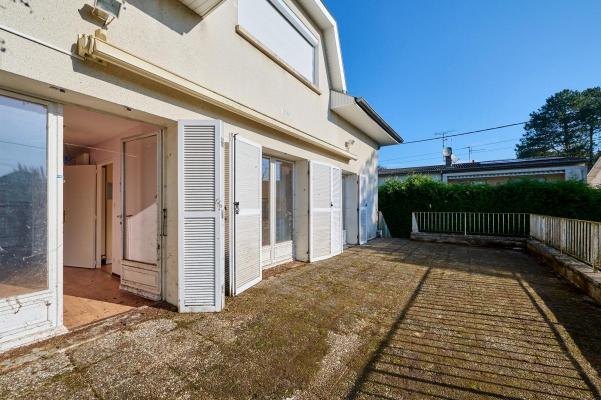 Immeuble - 233 m² - Gray-la-Ville (70)