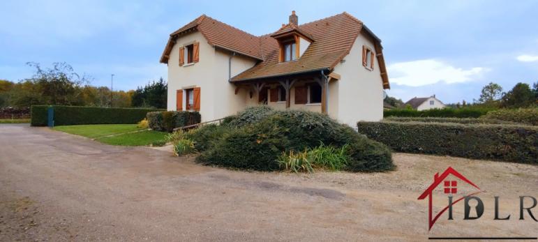 Maison de vigneron avec bâtiments