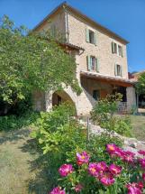 Maison en pierres de 143 m2 sur deux niveaux, avec piscine