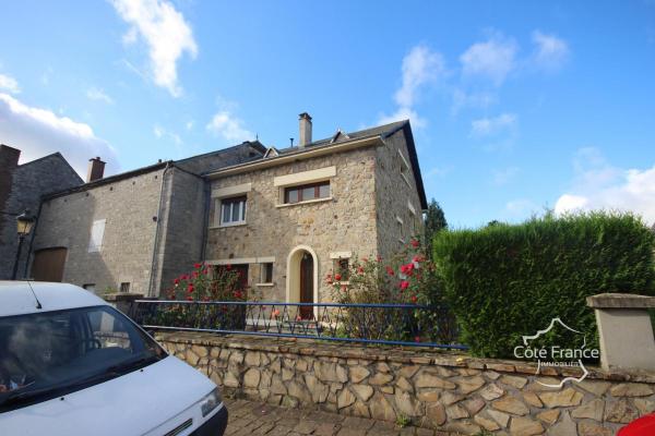 CHOOZ Maison de caractère, 4 chambres, avec terrain et garag