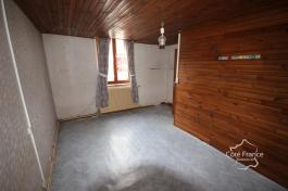 GIVET Maison d'habitation sur 3 niveaux, proche des commerce