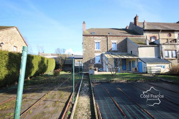 VIREUX-WALLERAND maison d'habitation 4 chambres avec garages