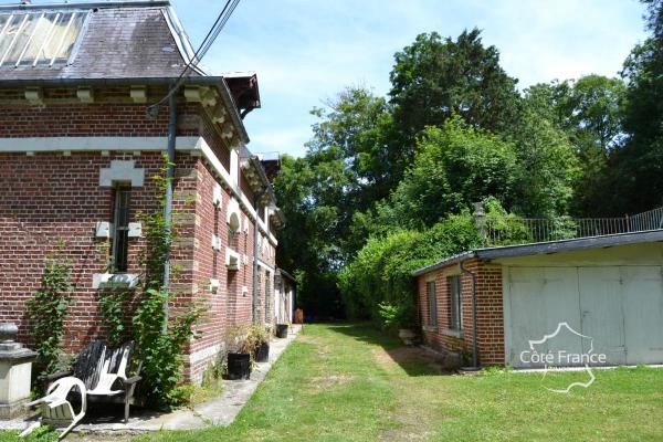 Château renaissance parc et dépendances