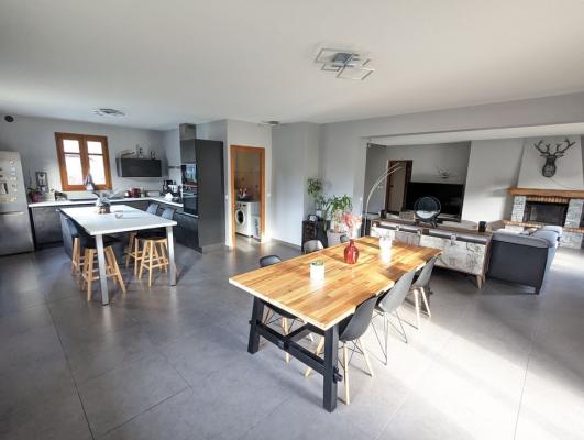 Appartement T7 avec terrasse et garage dernier étage