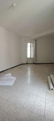 Appartement Nimes 4 pièce(s) 970m2