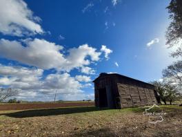 Propriété de 2 hectares comprenant une ferme et plusieurs dé