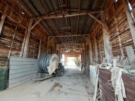 Propriété de 2 hectares comprenant une ferme et plusieurs dé