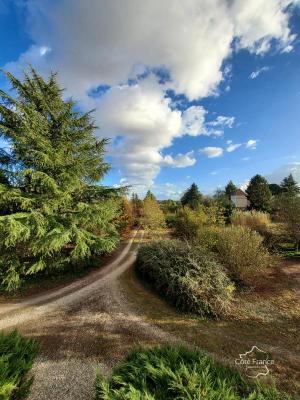 Gentilhommière de 400 m2 dans un parc de 18 500 m2