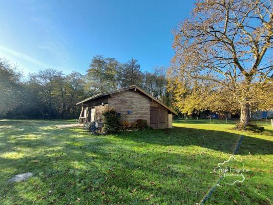 Propriété 2 maisons avec piscine et dépendance