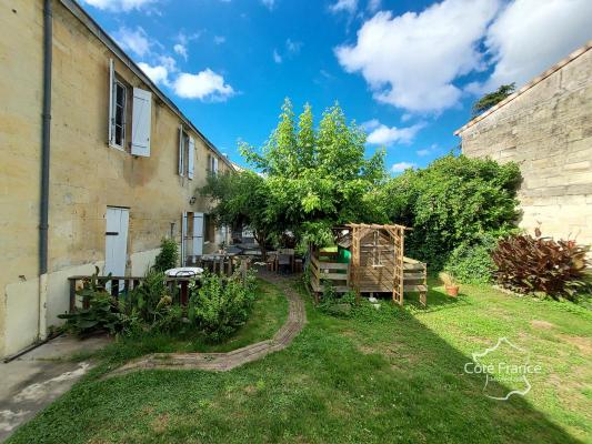 Maison 5 chambres avec jardin et dépendance