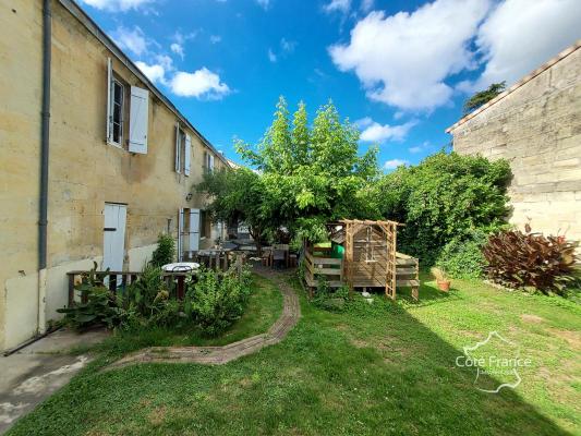 Maison 5 chambres avec jardin et dépendance