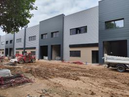 A LOUER à partir de 229m² plusieurs surfaces d'activités et de bureaux neufs situé à Bussy-Saint-Georges