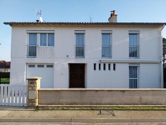 Maison de ville à Couhé