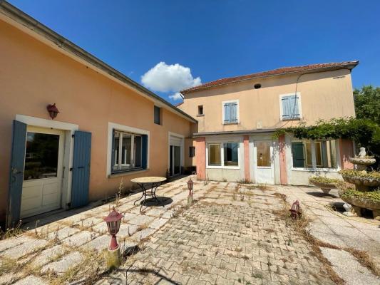 EXCLUSIVITE ST BONNET DE GALAURE - GRANDE MAISON DE VILLAGE A RENOVER