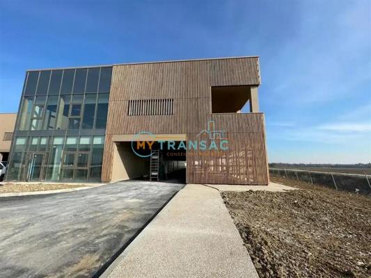 A Vendre Bâtiment neufs à partir de 1971m² à Tremblay