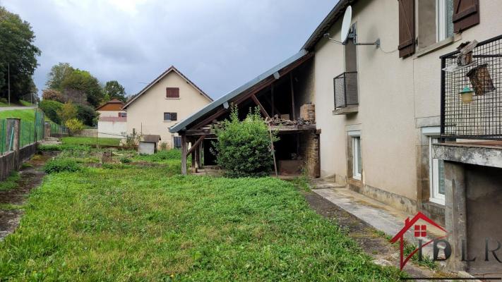 MAISON composée de 3 appartements sur 13 ares 32 de terrain