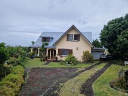 VILLA AVEC PISCINE A VENDRE ST-BENOIT ILE DE LA REUINON