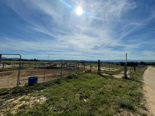 PROCHE VALENCE - CENTRE EQUESTRE