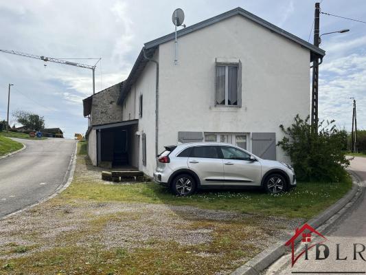 Maison de village avec le charme de l'ancien et ses terrains