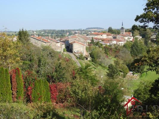 Maison ancienne avec vues superbes dans un village renaissan