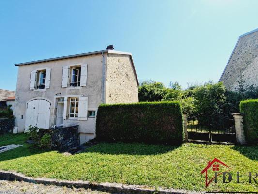 maison de caractère meublée de 101 m2 sur terrain clos et a