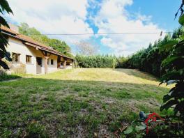 maison de 258 m2 garages 200 m2 terrain 1664 m2