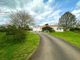 Maison Foussais Payre 6 pièces180 m² et dépendances