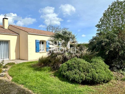 Maison Foussais Payre 6 pièces180 m² et dépendances