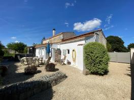 Maison de bourg à Mervent de 135 m2