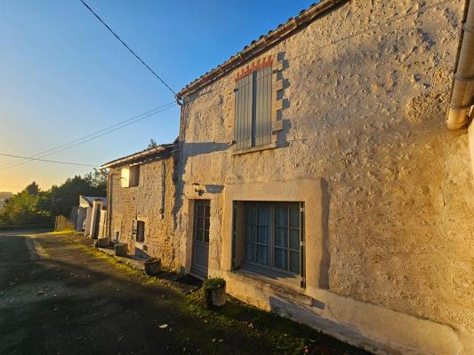 Maison de bourg à Mervent de 135 m2