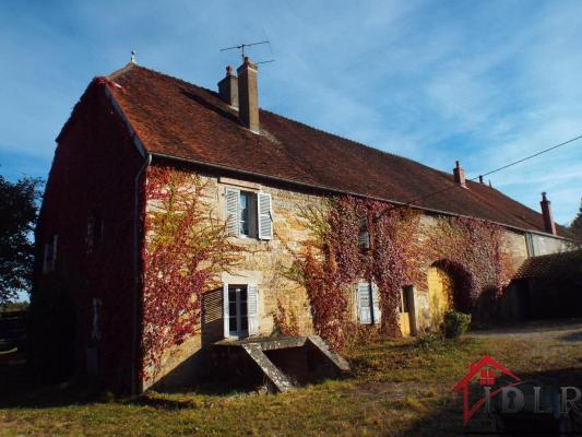 Mont sous Vaudrey ferme à rénover