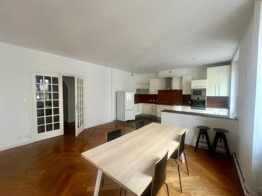 Très bel appartement avec garage dans l'hyper centre ville