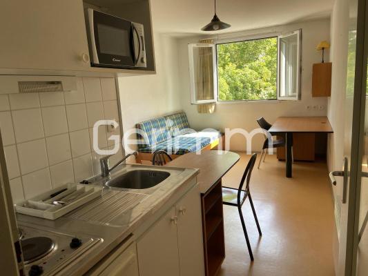 Location - Appartement - 1 pièce + cuisine - 19 m² - 465 €/mois