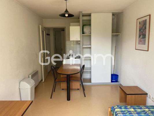 Location - Appartement - 1 pièce + cuisine - 19 m² - 465 €/mois